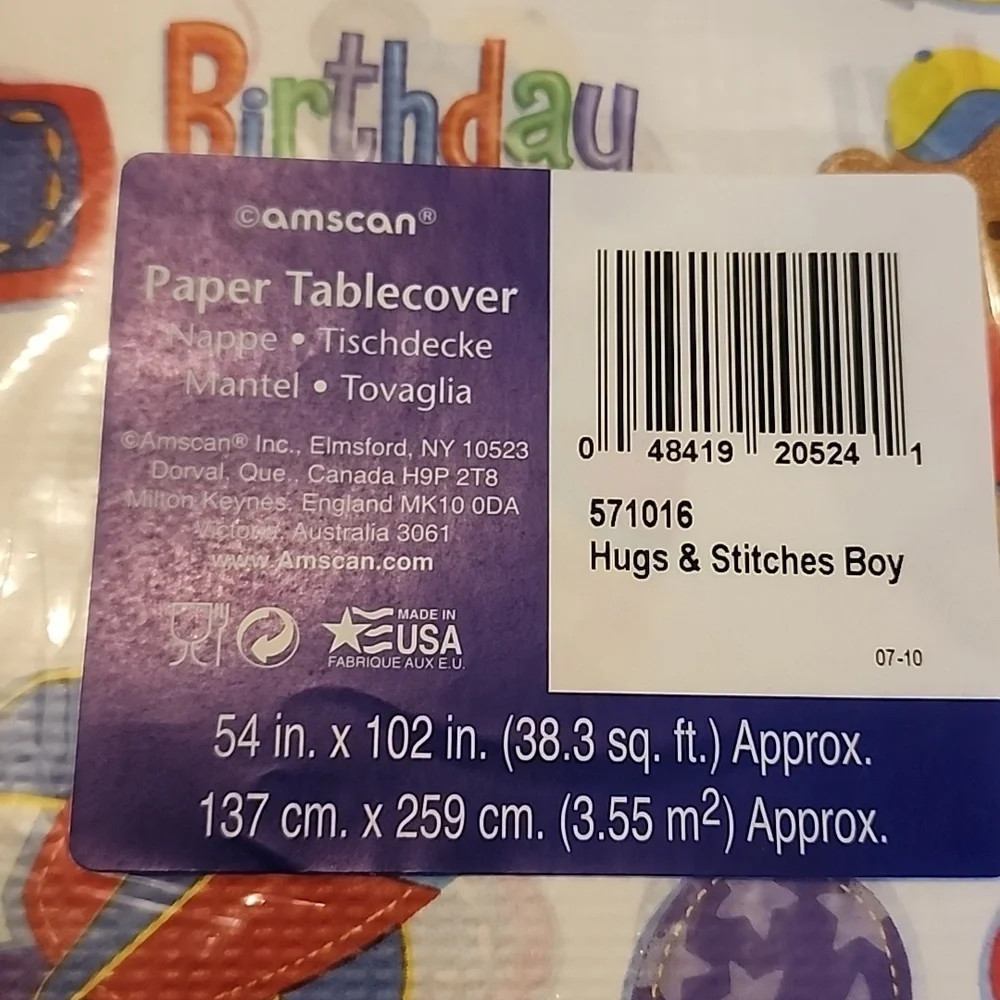 3 Paper tablecovers 